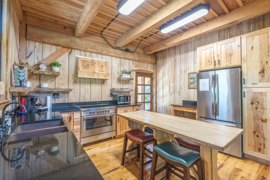 e33a28_1f1cef44f2f1449abd156015f6d407f2~mv2