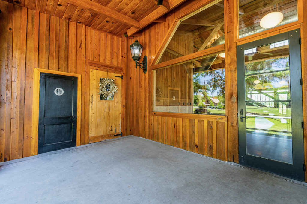 e33a28_a27f664053fe4a89882ebd22adb9d1f4~mv2