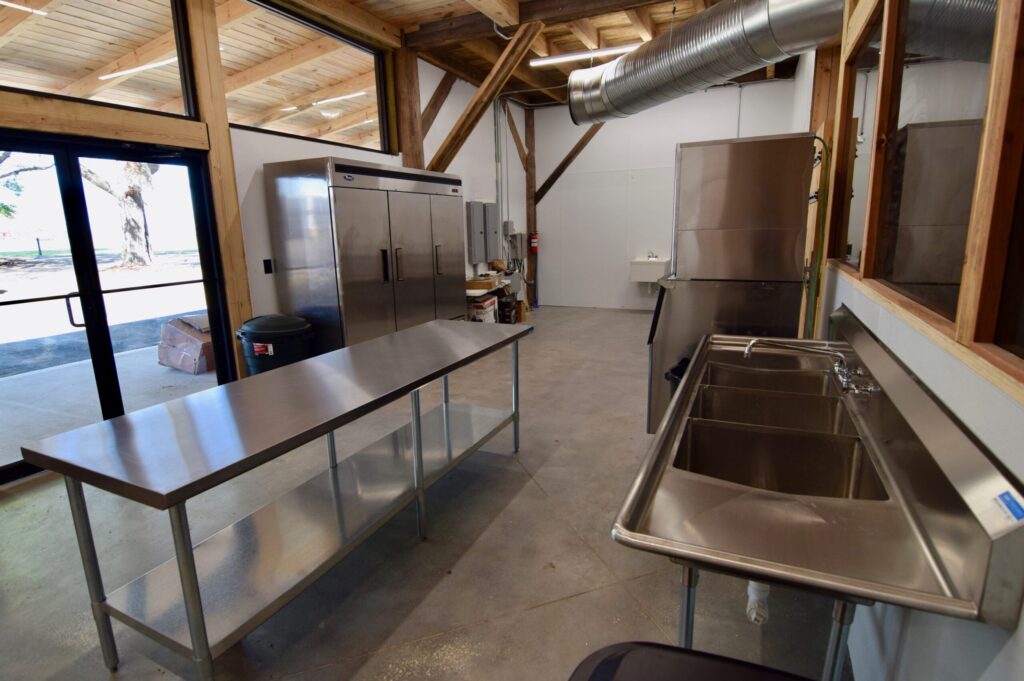 e33a28_e661cb0c426b4ea4b6d94f76927048f5~mv2_d_5677_3775_s_4_2